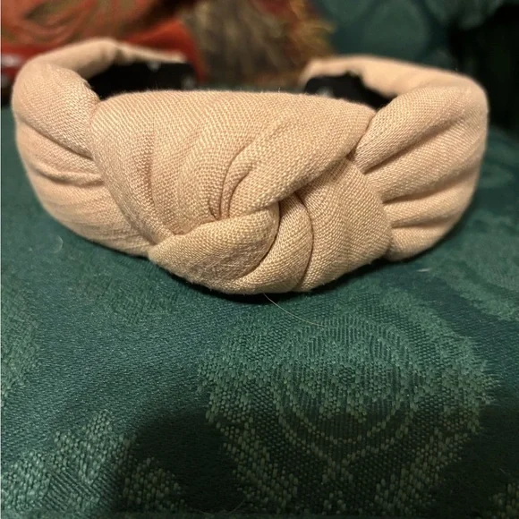 NWT Lele Sadoughi Hair accessory Lele Sadoughi Petunia Claw Hair Clip – Lele Sadoughi  main image 3